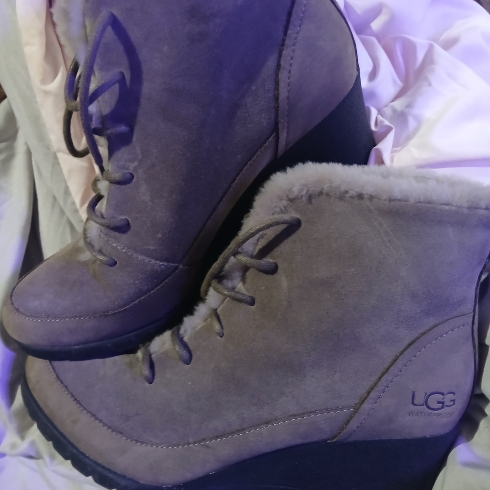 UGG Women's Brown Lace-Up Wedge Boots